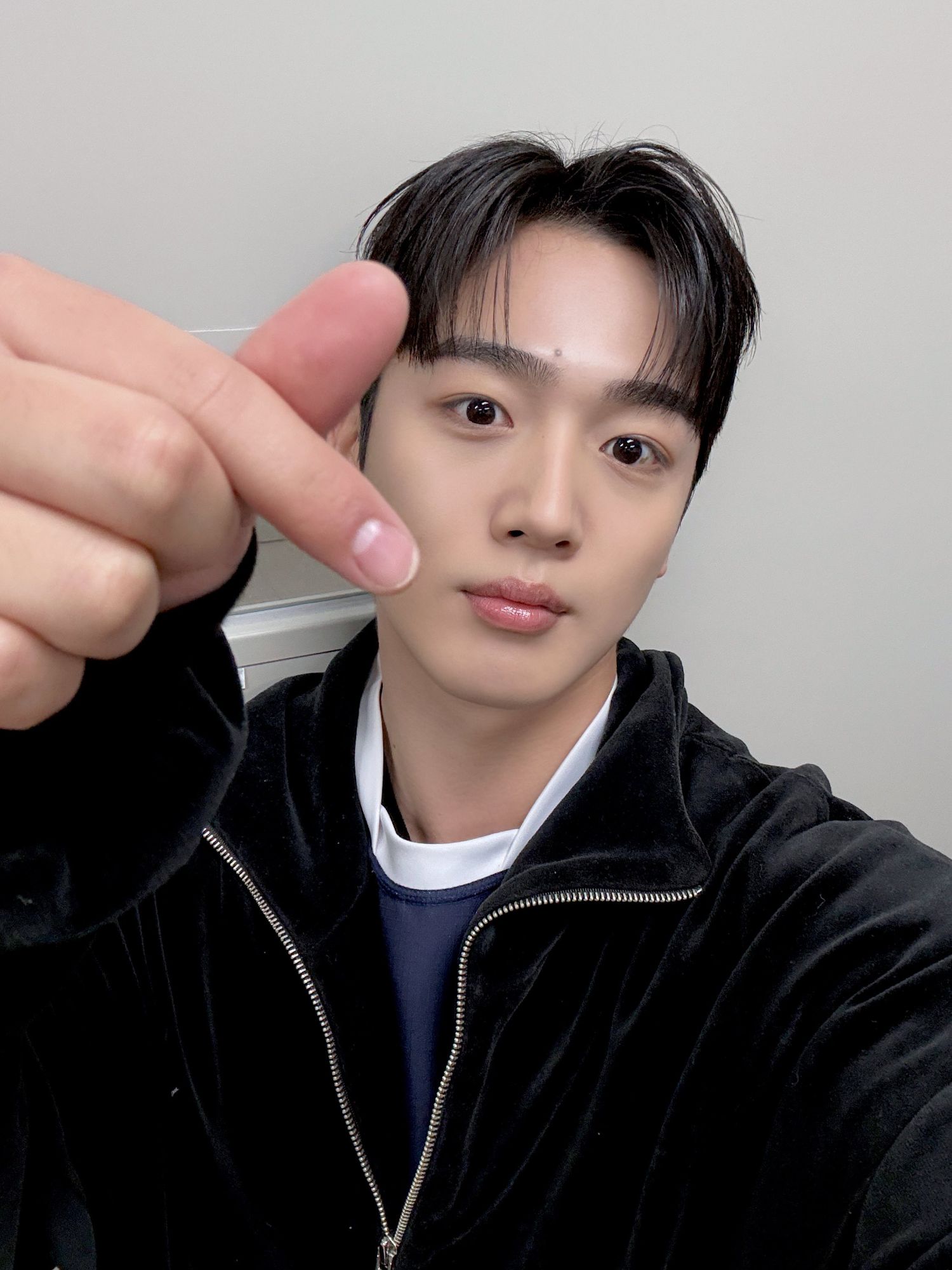 Behind-the-scenes cut of Kim Yohan