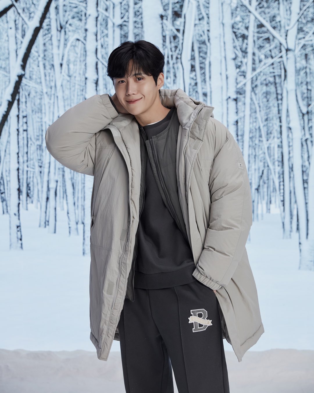 Behind-the-scenes cut of Kim Seonho