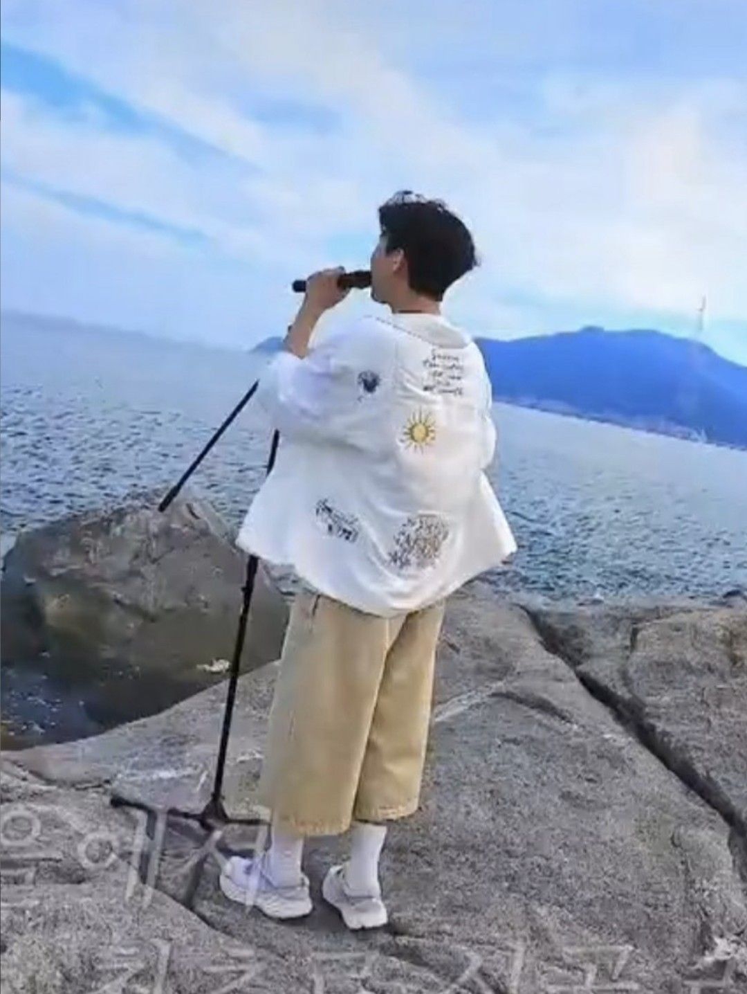 Behind-the-scenes cut of Lim Youngwoong