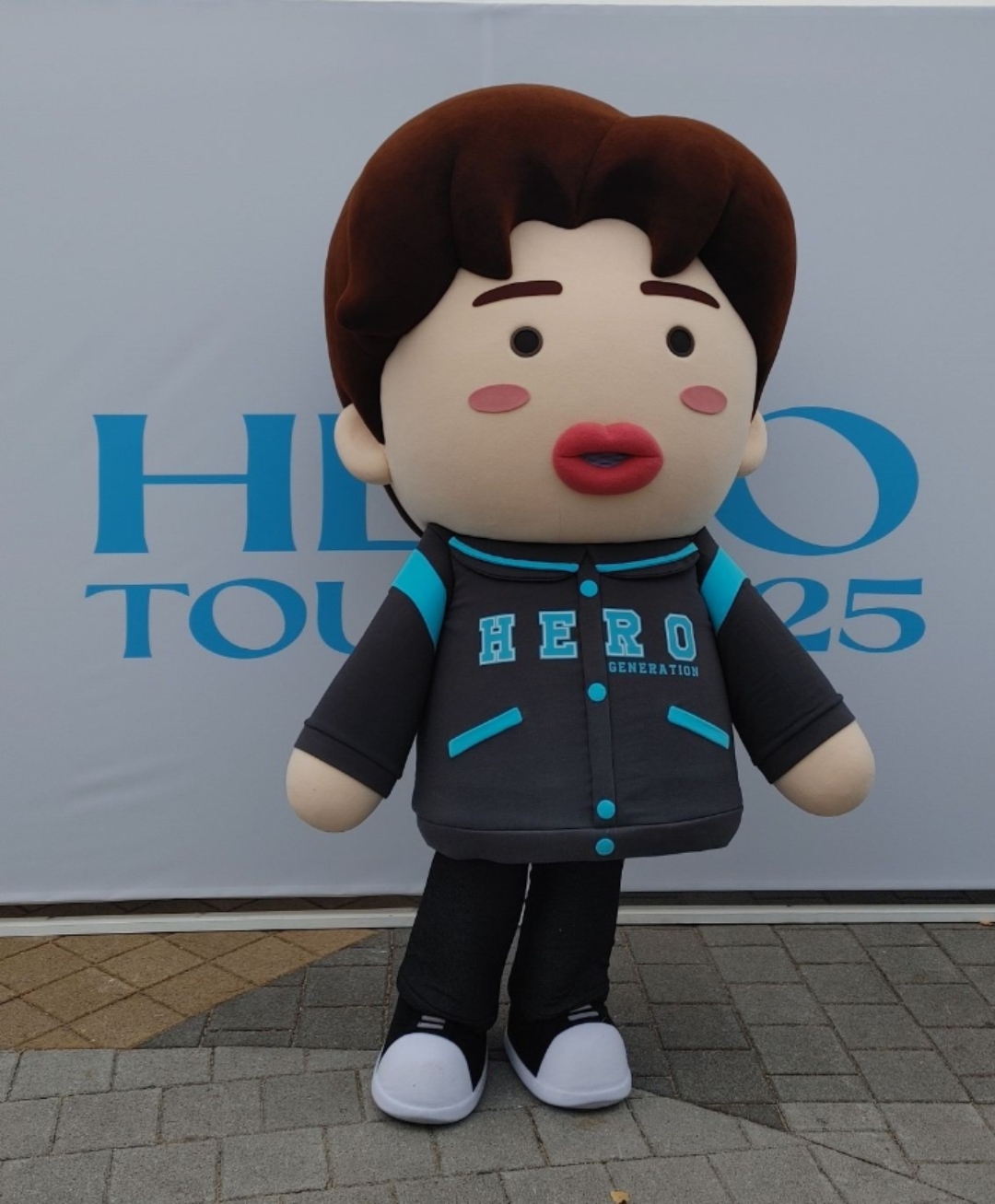 Behind-the-scenes cut of Lim Youngwoong