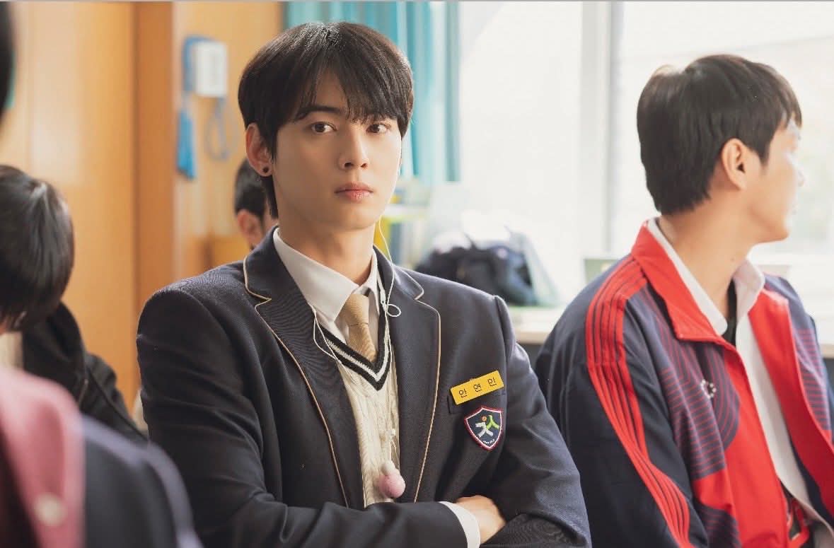 Latest photo of Cha Eunwoo