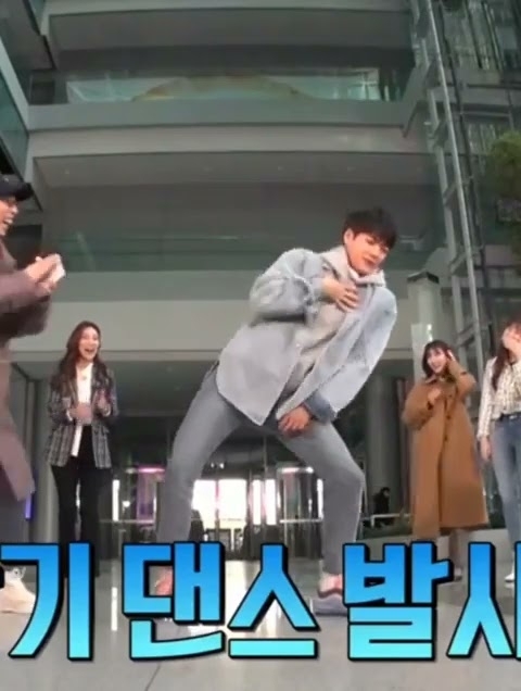 A moment captured by a fan of Kang Taeoh