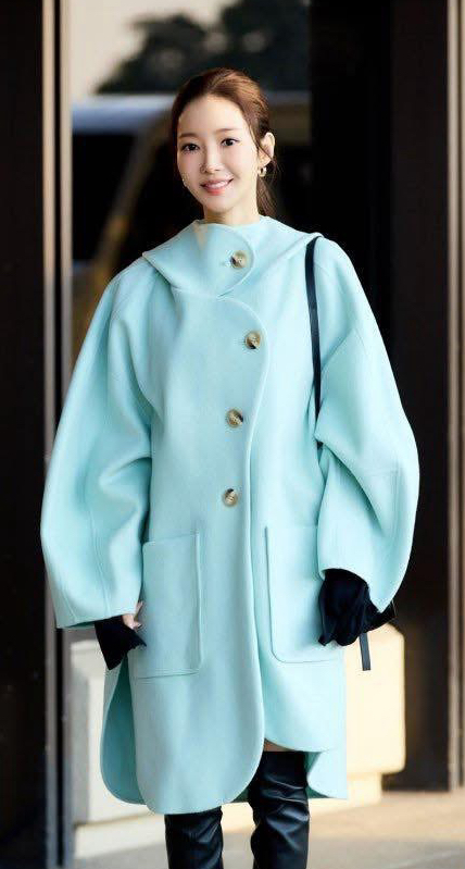 Foto terbaru dari Park Minyoung