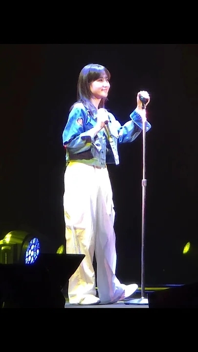 Emotional wallpaper shared by fans for Park Eunbin