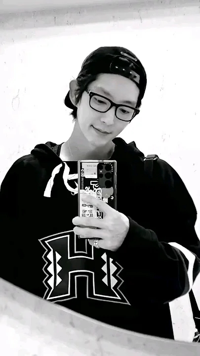 Behind-the-scenes cut of Lee Joongi