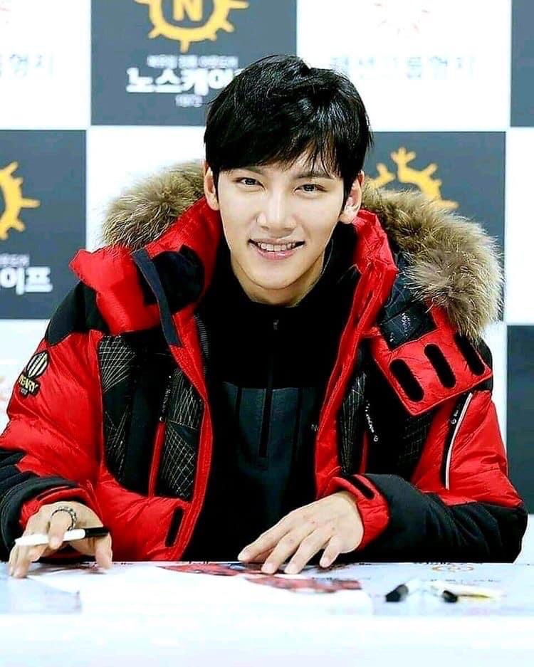 チ・チャンウクの最近の活動ショット