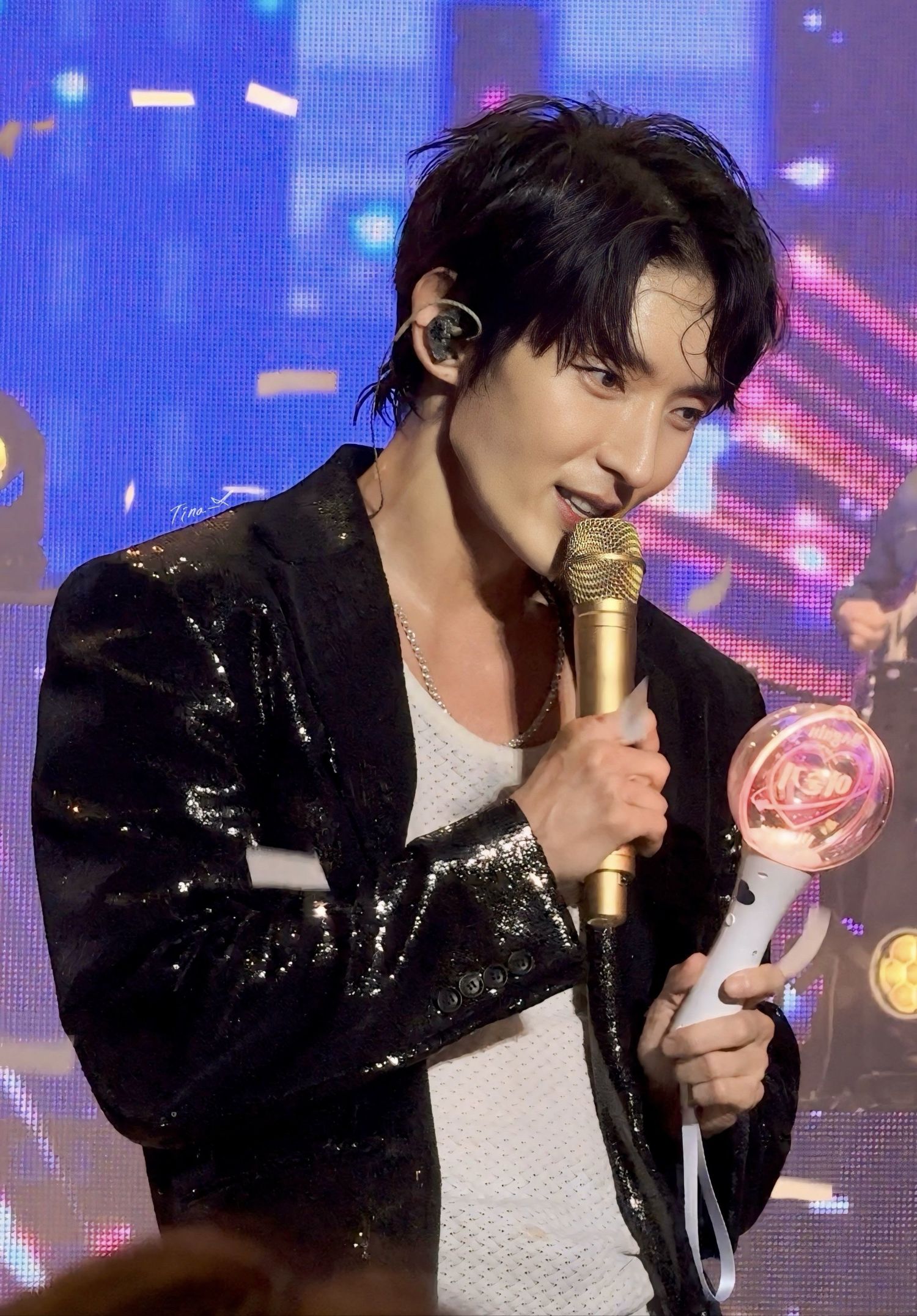 Behind-the-scenes cut of Lee Joongi