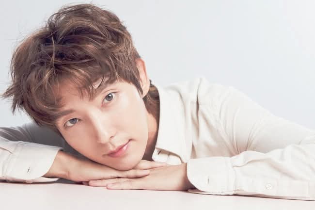 A moment captured by a fan of Lee Joongi