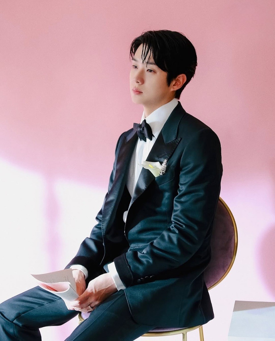 A moment captured by a fan of Choi Wooshik