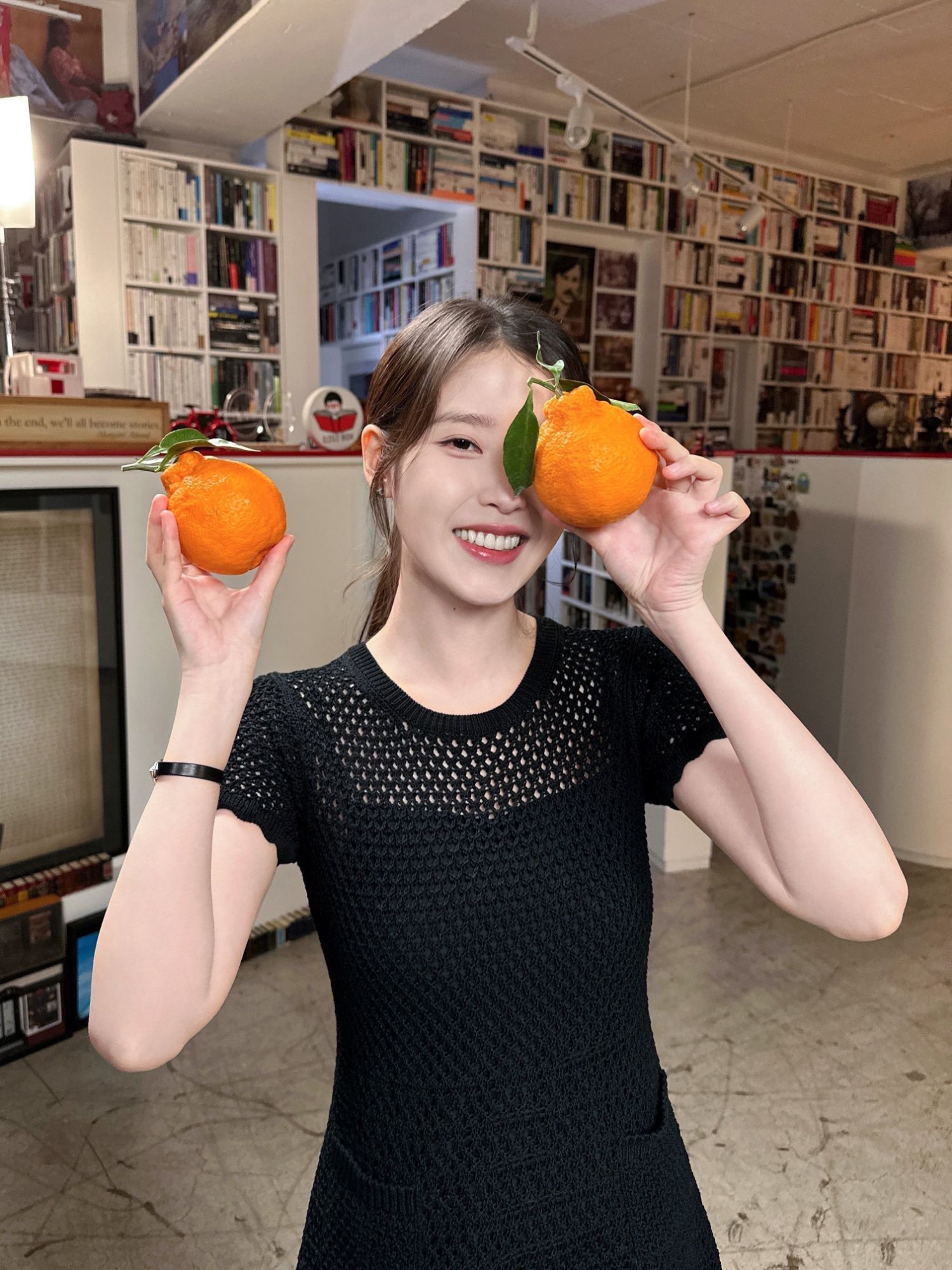 Behind-the-scenes cut of IU
