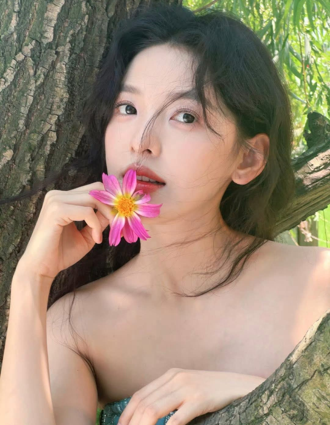 Behind-the-scenes cut of Zhang Ruonan