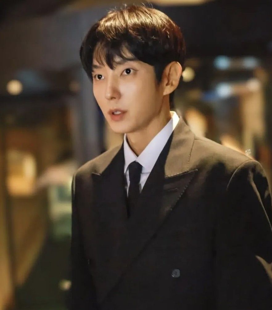 Latest photo of Lee Joongi