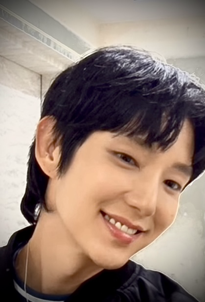 Behind-the-scenes cut of Lee Joongi