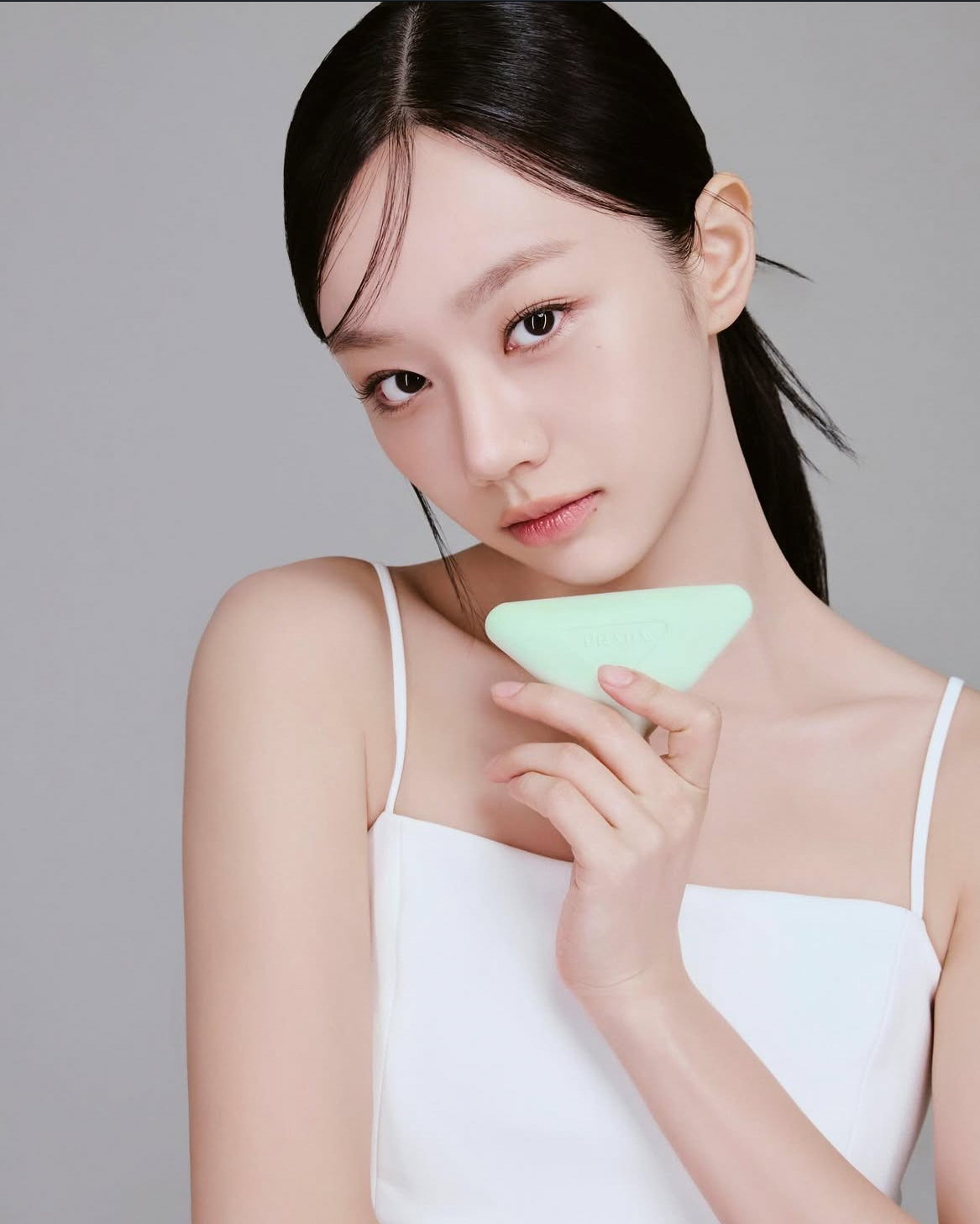 Behind-the-scenes cut of Hyeri