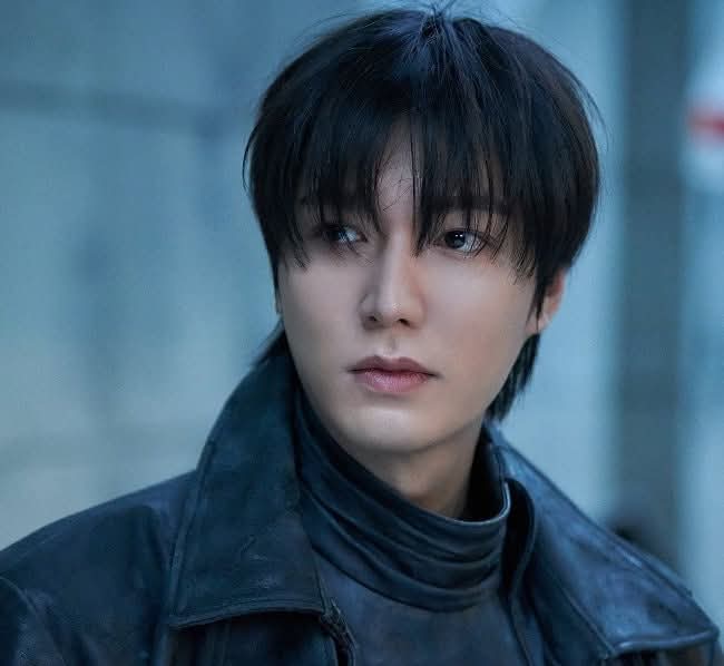 Behind-the-scenes cut of Lee Minho