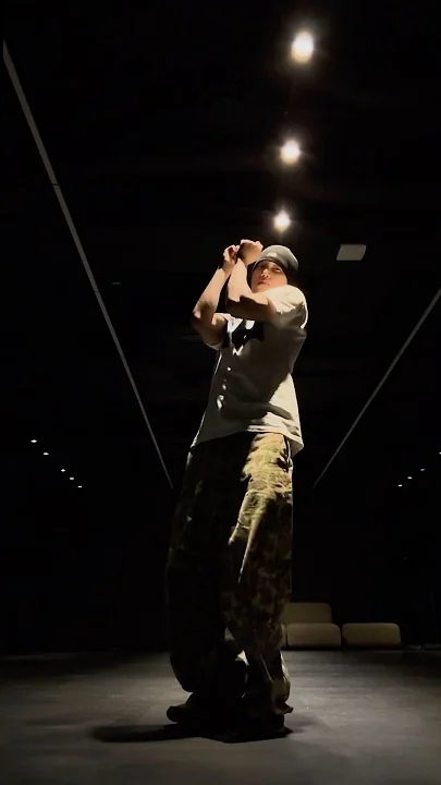 KAI background image recommended by Choeaedol Celeb fandom