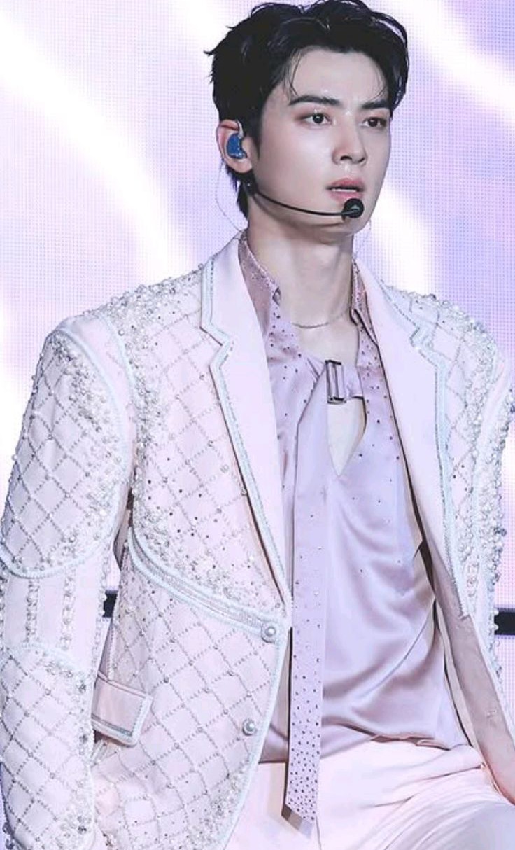 Foto terbaru dari Cha Eunwoo