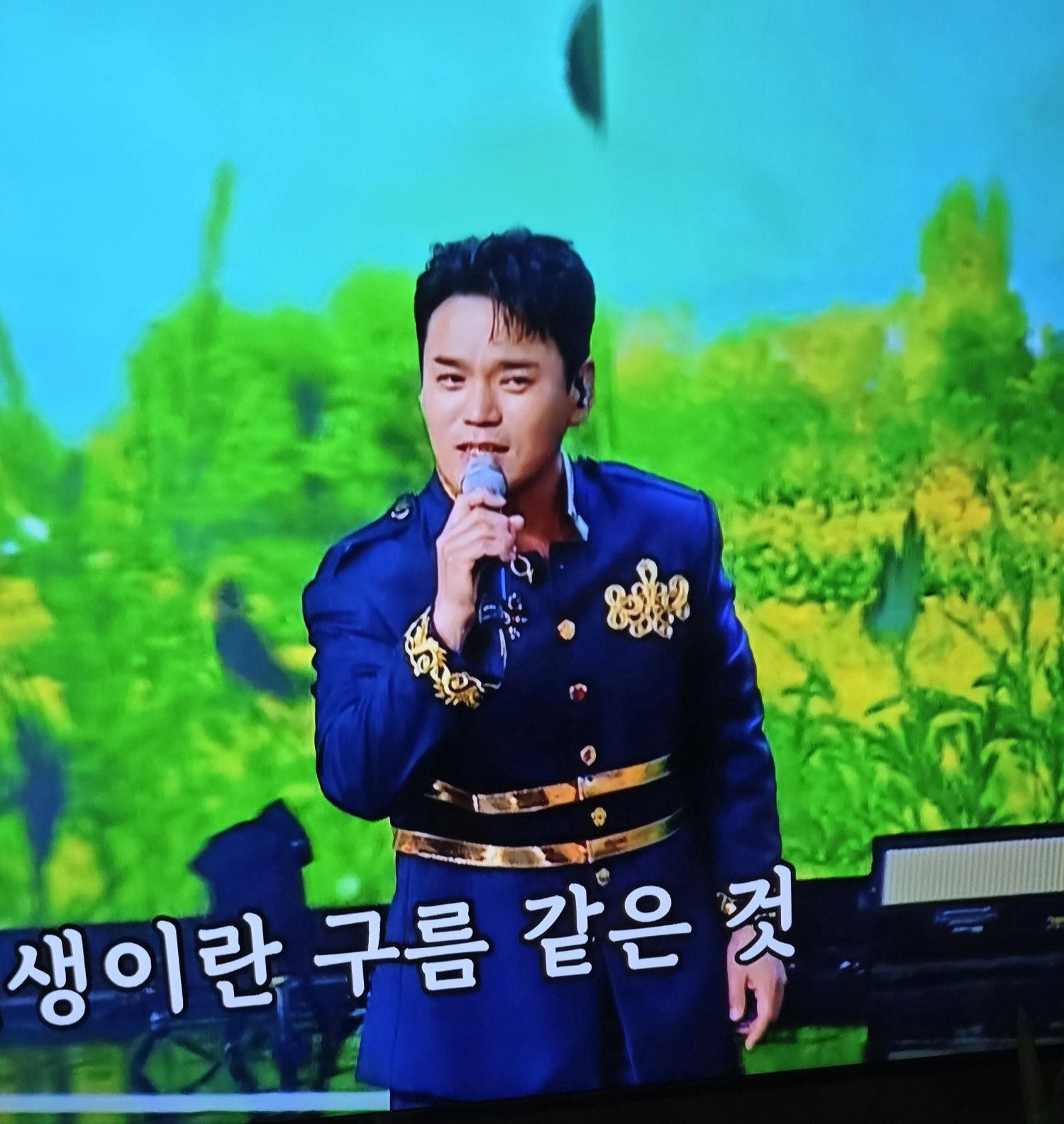 Behind-the-scenes cut of Lee Jung