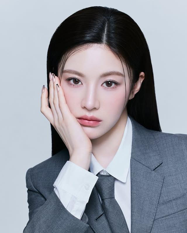 Recent activity shot of Go Younjung