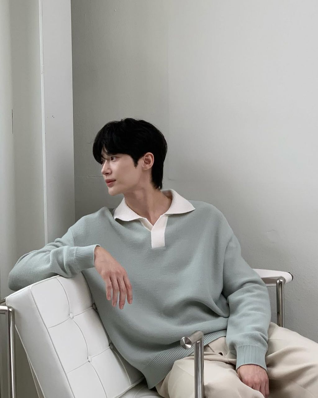 Behind-the-scenes cut of Byeon Wooseok
