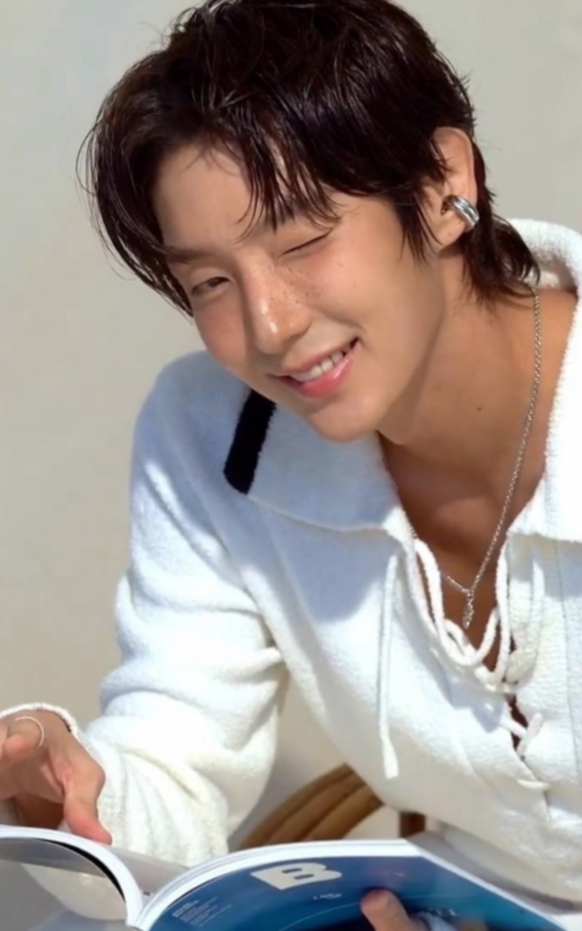 A moment captured by a fan of Lee Joongi