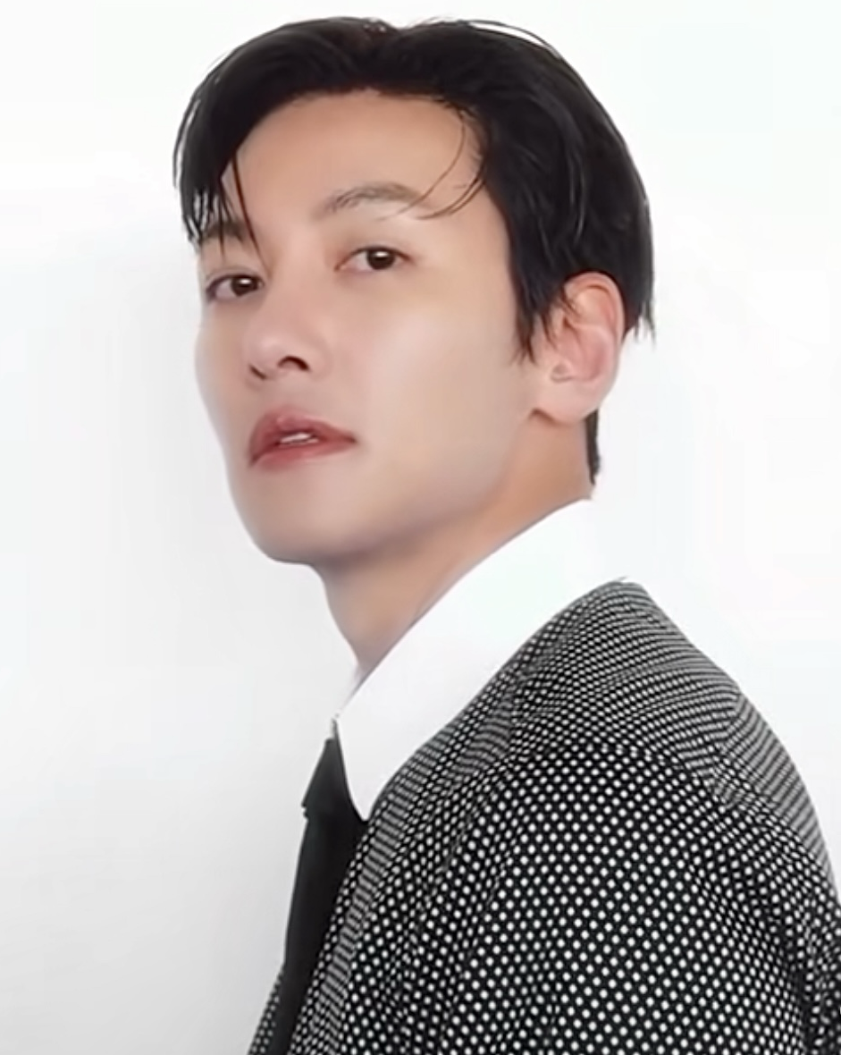 Behind-the-scenes cut of Ji Changwook