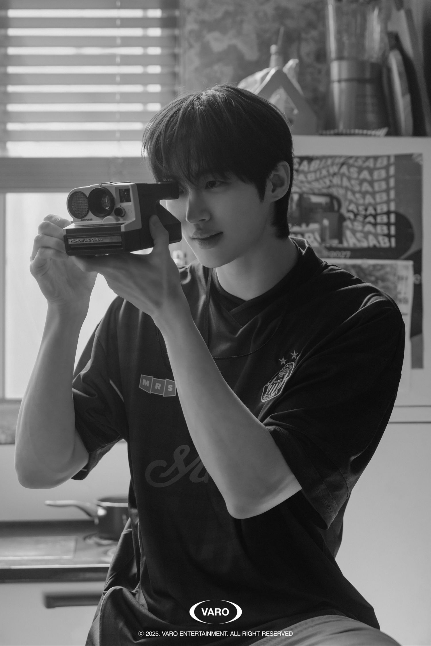 Behind-the-scenes cut of Byeon Wooseok
