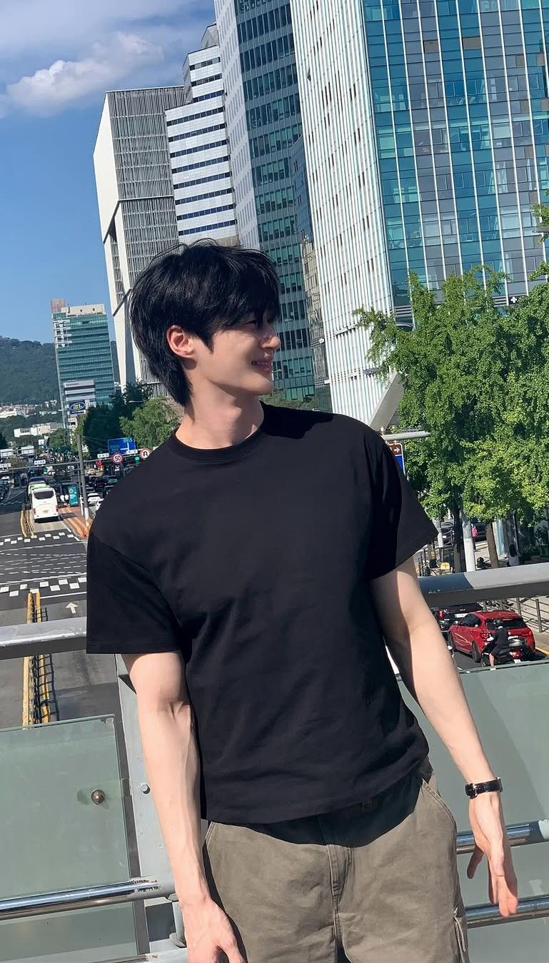 Latest photo of Byeon Wooseok