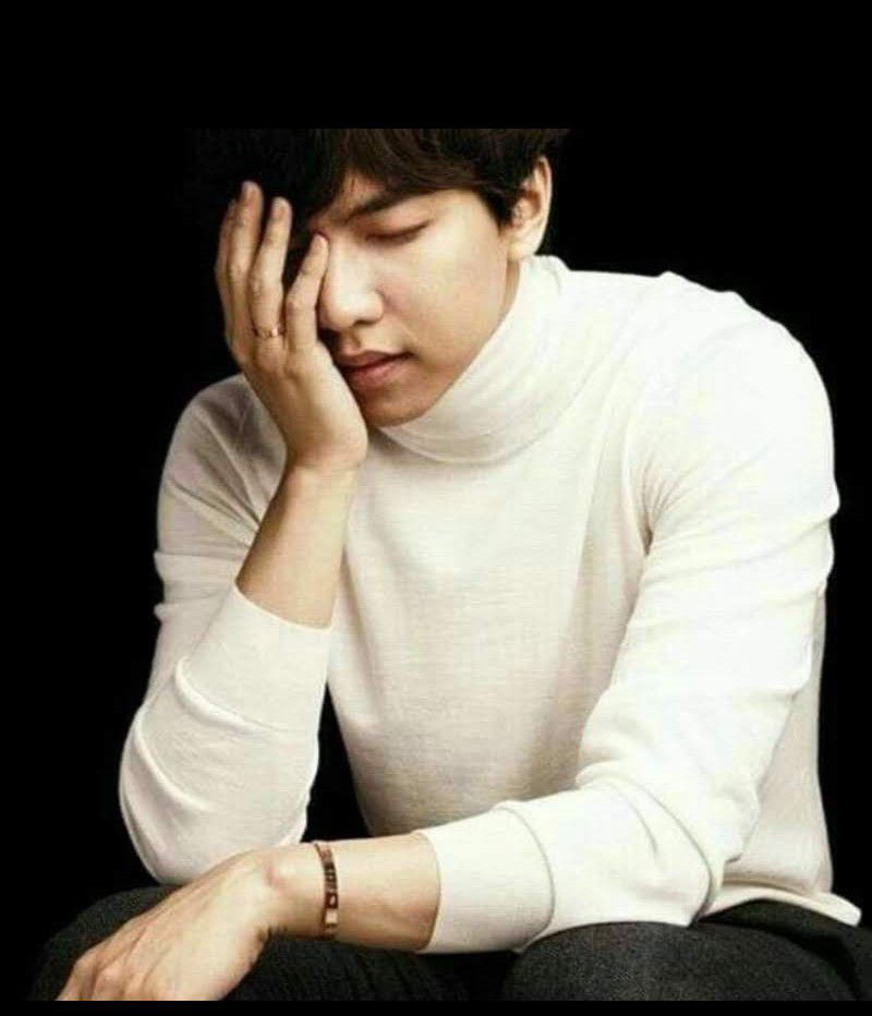 Behind-the-scenes cut of Lee Seunggi
