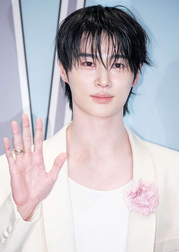 Recent activity shot of Byeon Wooseok