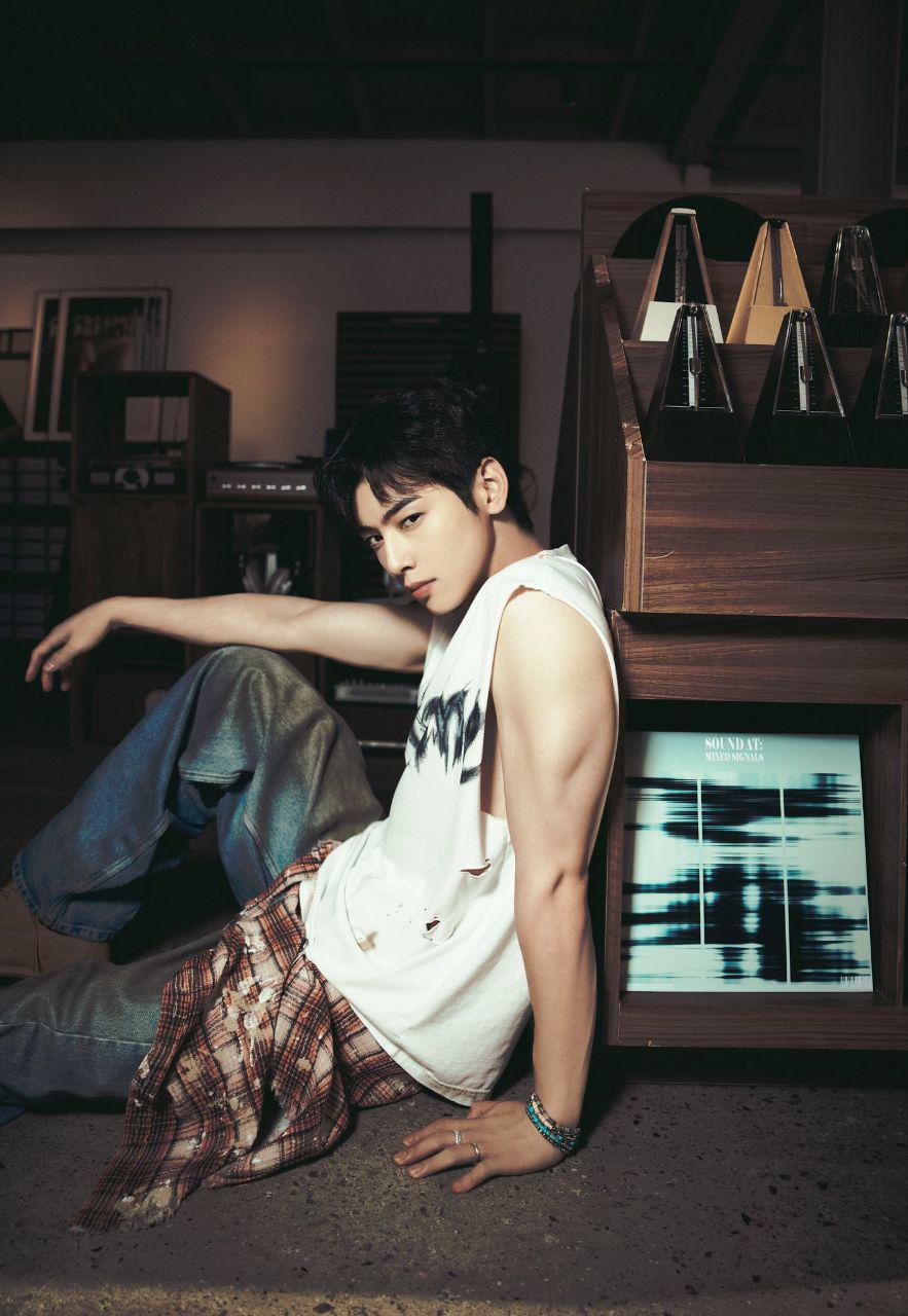 Cuplikan di balik layar dari Cha Eunwoo