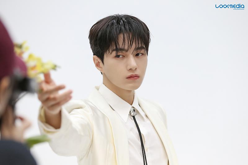 Latest photo of Kim Myungsoo (L)