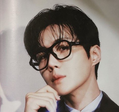 Behind-the-scenes cut of Kim Seonho