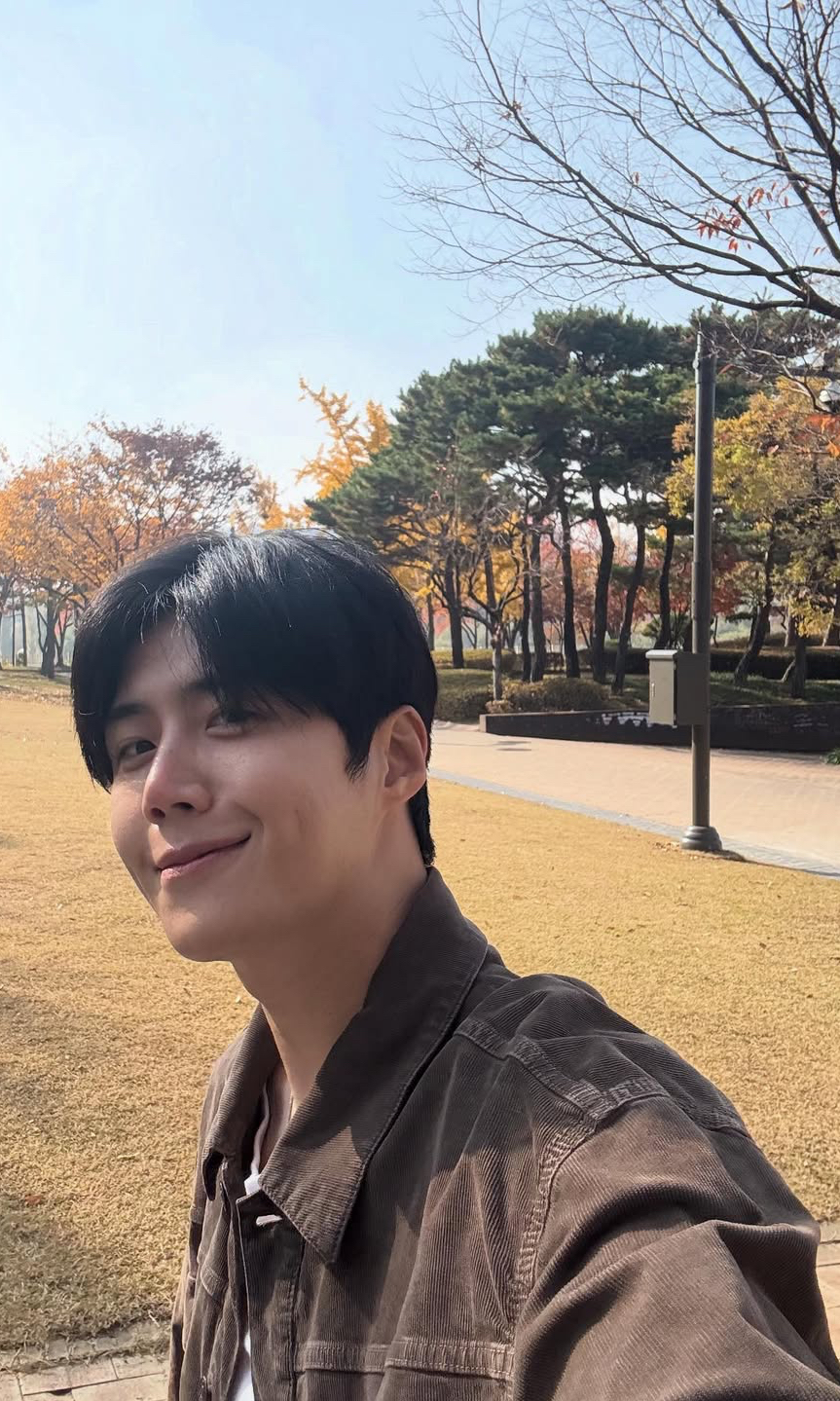 Behind-the-scenes cut of Kim Seonho