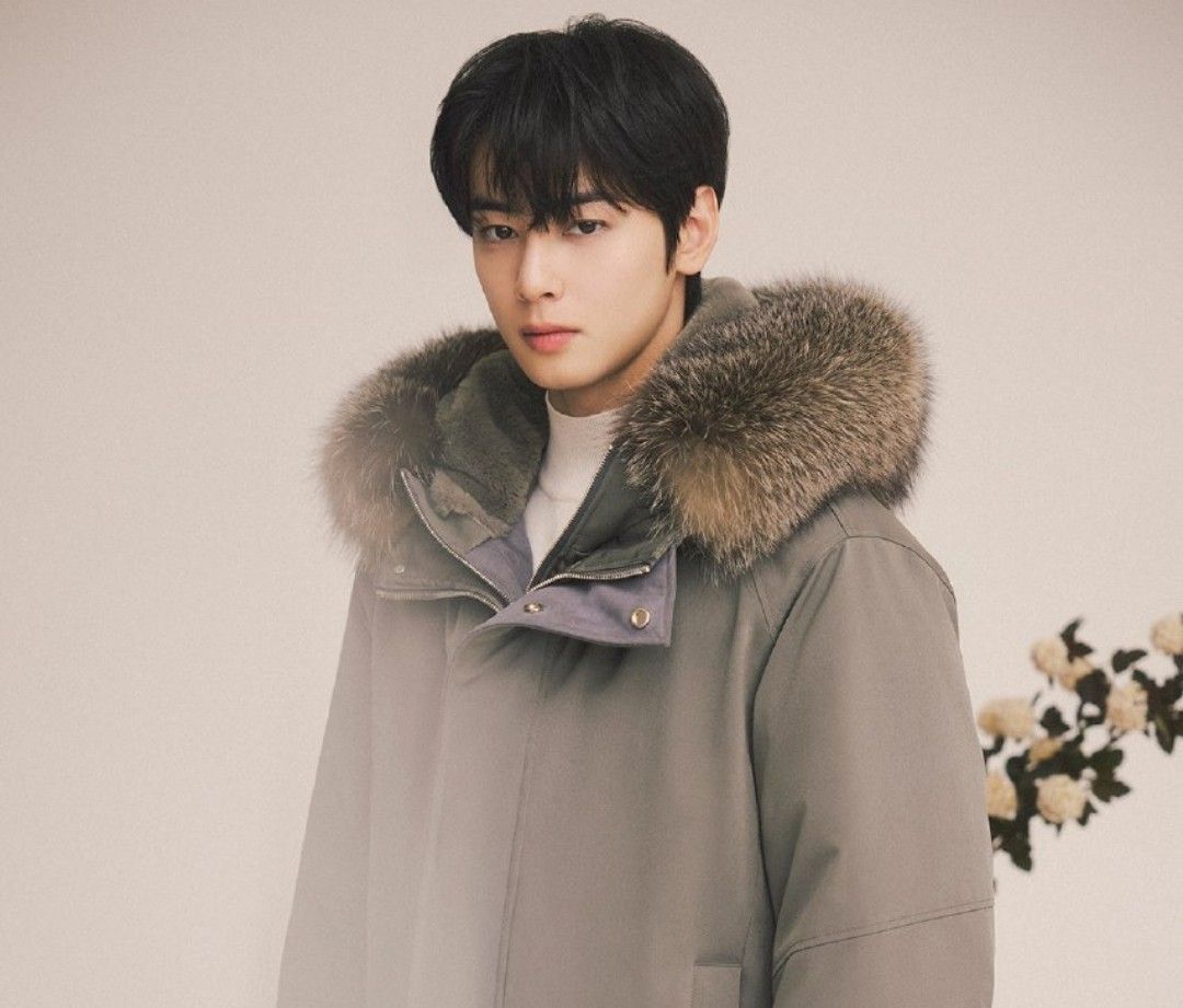 A moment captured by a fan of Cha Eunwoo