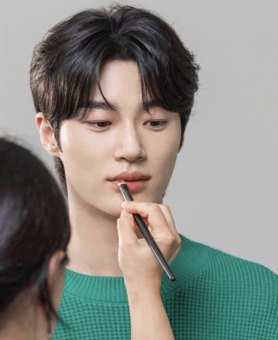 Recent activity shot of Byeon Wooseok