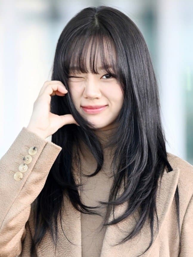 Behind-the-scenes cut of Hyeri