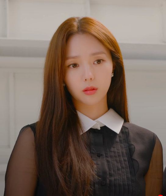 Behind-the-scenes cut of Chae Subin