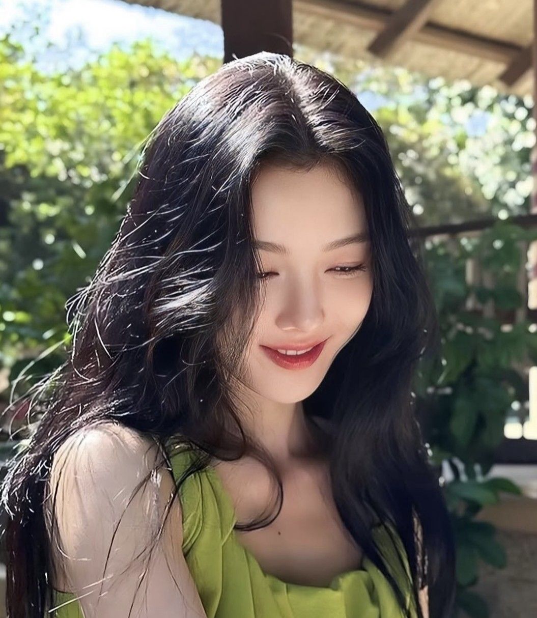Behind-the-scenes cut of Kim Youjung