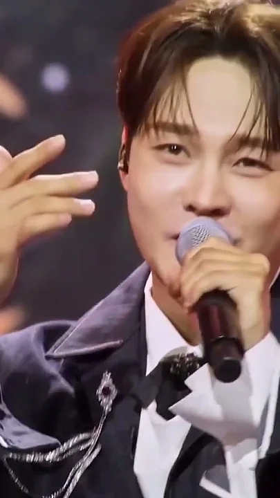 Emotional wallpaper shared by fans for Park Seojin