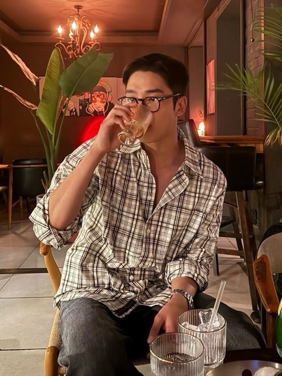 로운의 최신 사진