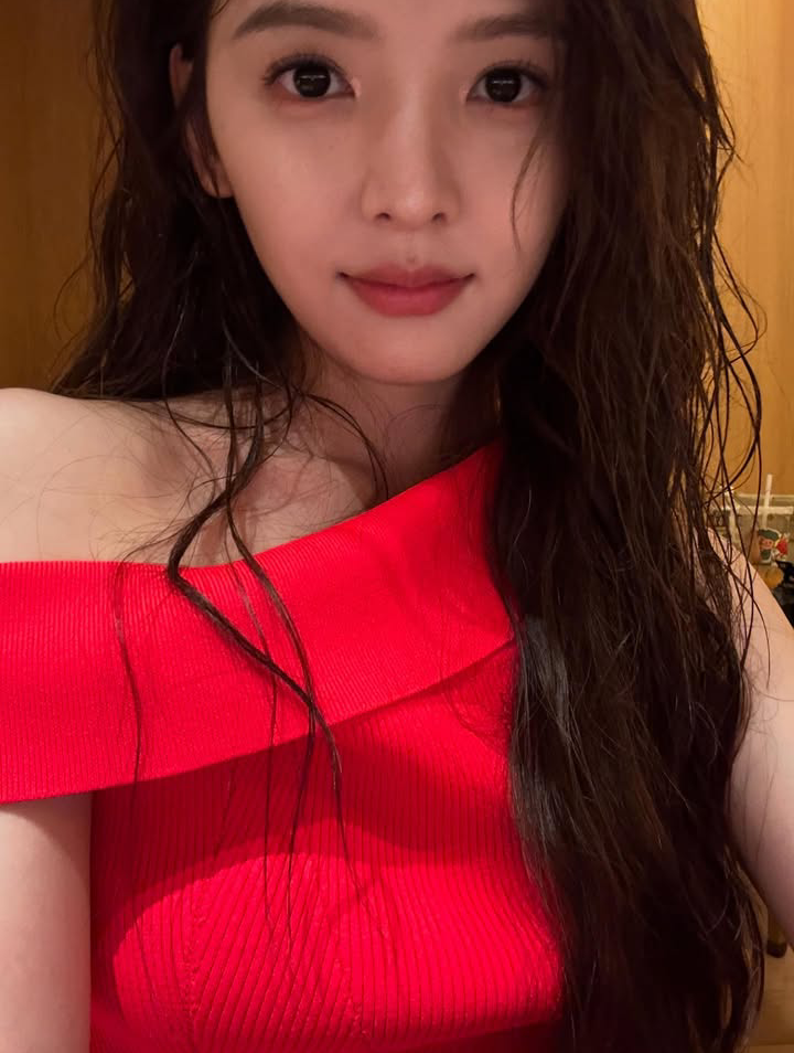 Latest photo of Zhang Ruonan