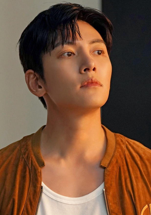 Behind-the-scenes cut of Ji Changwook