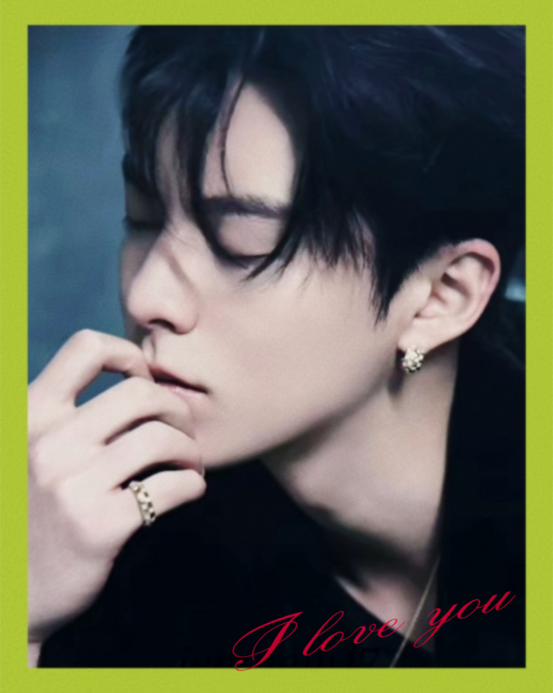 A moment captured by a fan of Dylan Wang