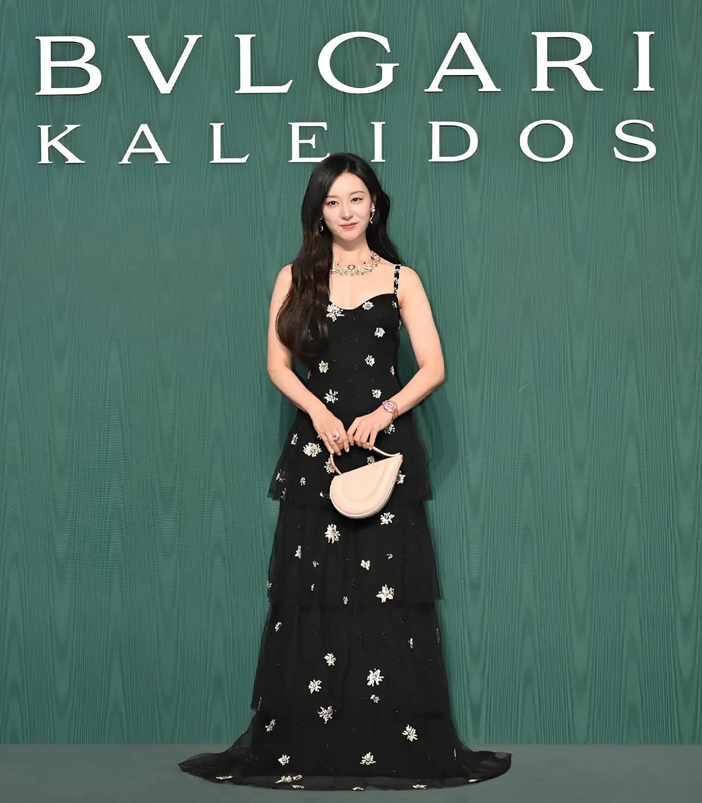 Behind-the-scenes cut of Kim Jiwon