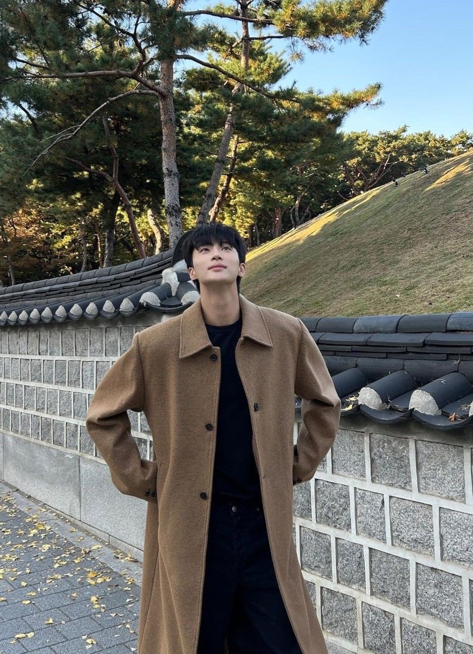 Latest photo of Byeon Wooseok