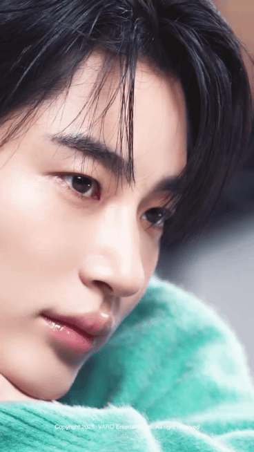 Recent activity shot of Byeon Wooseok