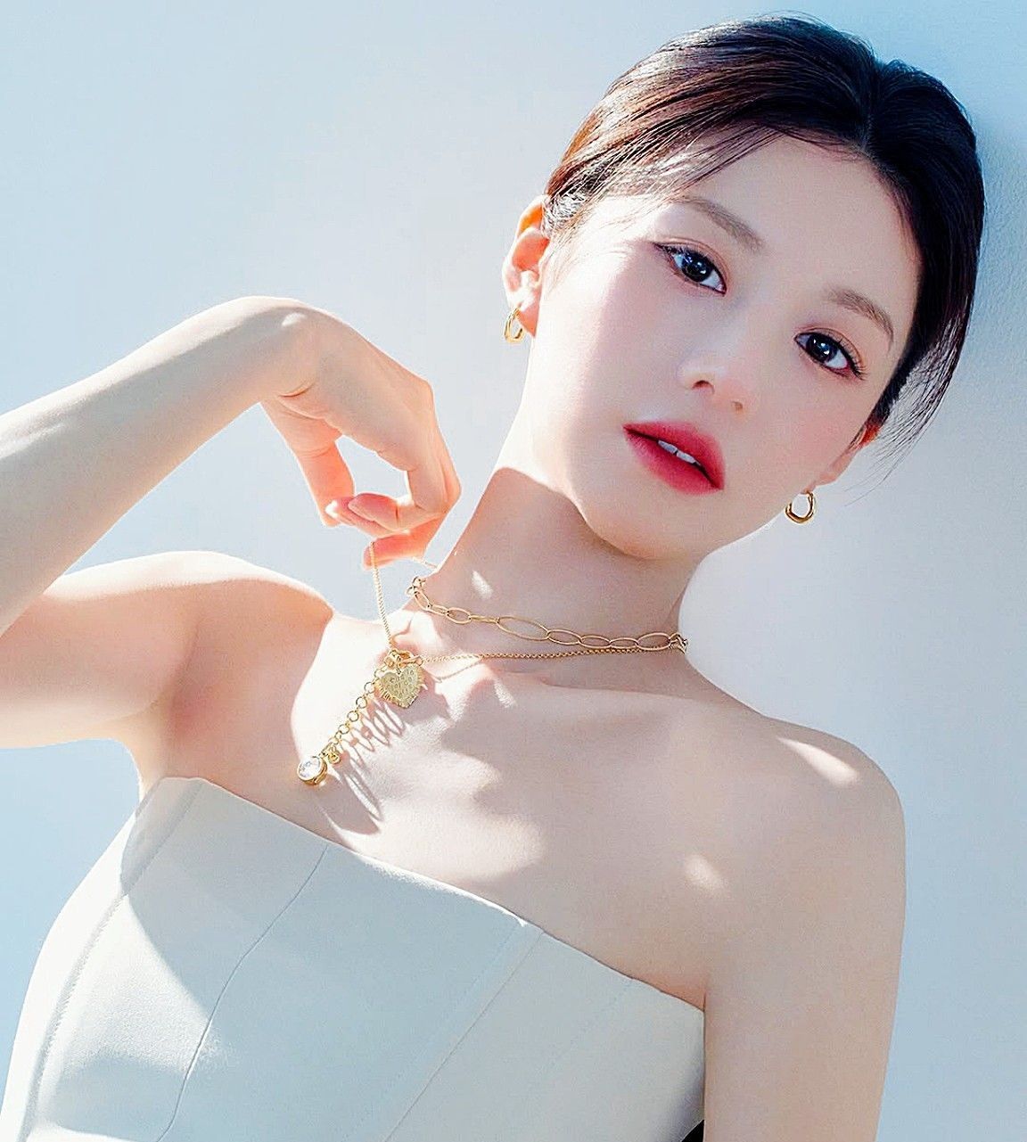 Behind-the-scenes cut of Go Younjung