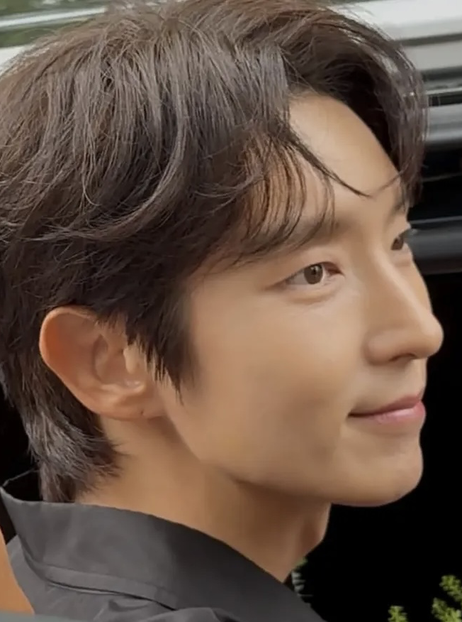 Recent activity shot of Lee Joongi