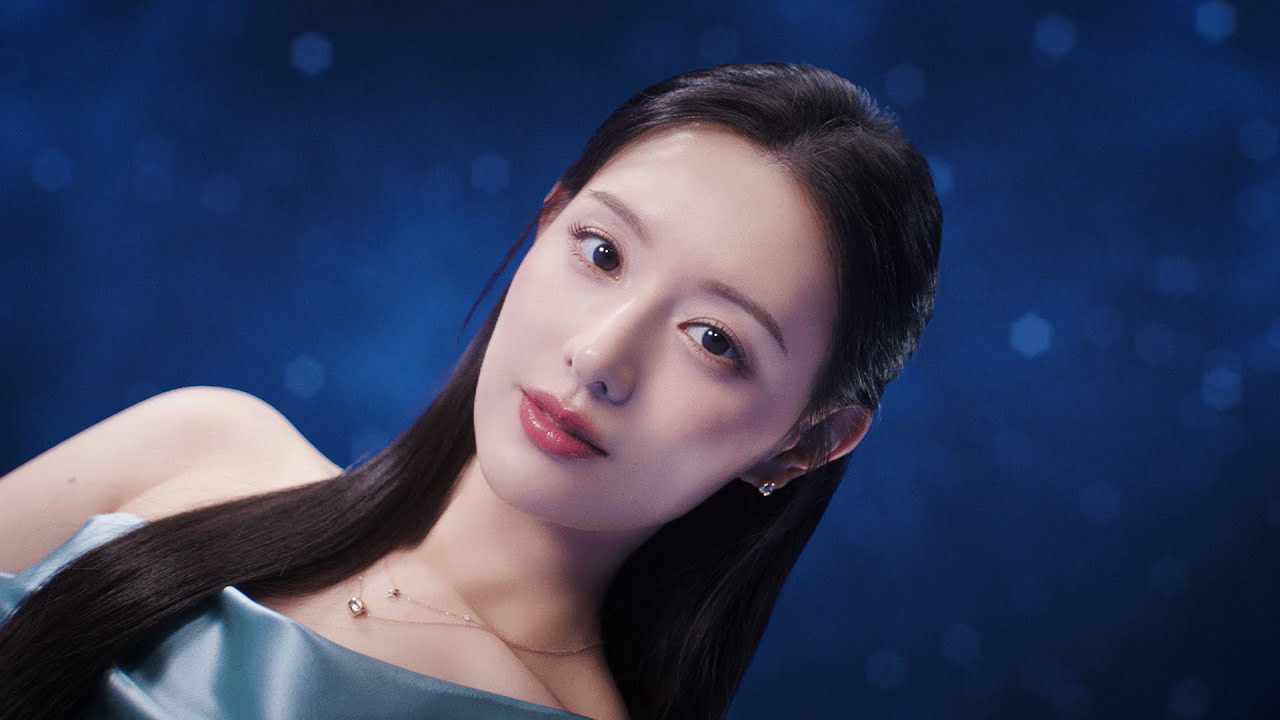 Behind-the-scenes cut of Kim Jiwon